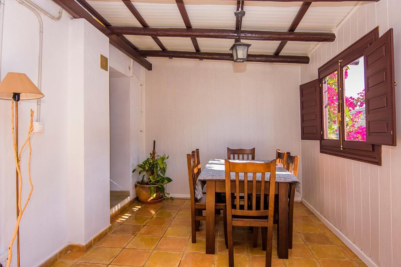 Cortijo 4 Elementos Bed & Breakfast 2*